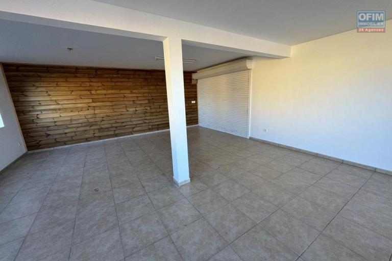 A louer magnifique villa d'environ 120 m² avec vue mer et montagne la Plaine des Cafres 22éme