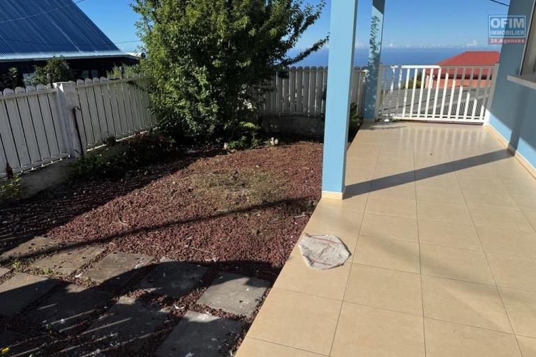 A louer magnifique villa d'environ 120 m² avec vue mer et montagne la Plaine des Cafres 22éme