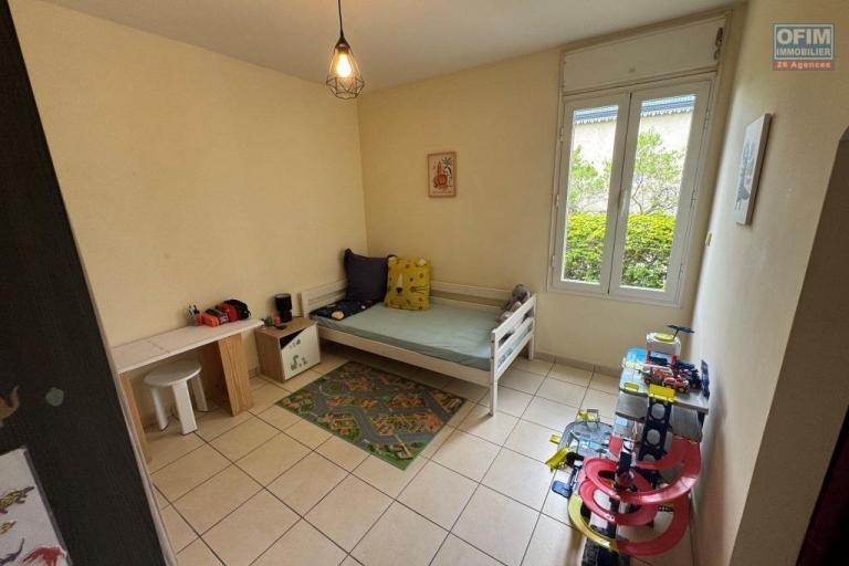 A vendre villa exceptionnelle d'environ 120 m² de type F5 quartier résidentiel très recherché le Tampon 12 éme