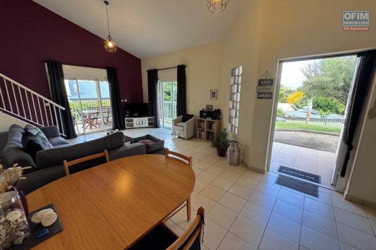 A vendre villa exceptionnelle d'environ 120 m² de type F5 quartier résidentiel très recherché le Tampon 12 éme