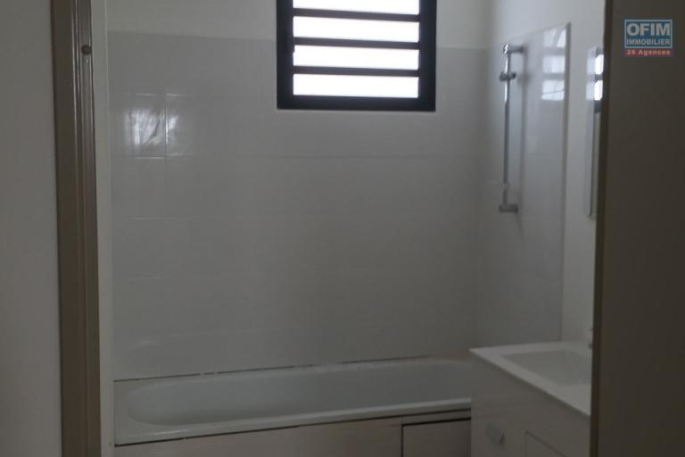 A louer bel appartement de type f3 lumineux sur la r&eacute;sidence BOIS DE SENTEUR avenue GEORGES BRASSENS &agrave; Sainte Clotilde.