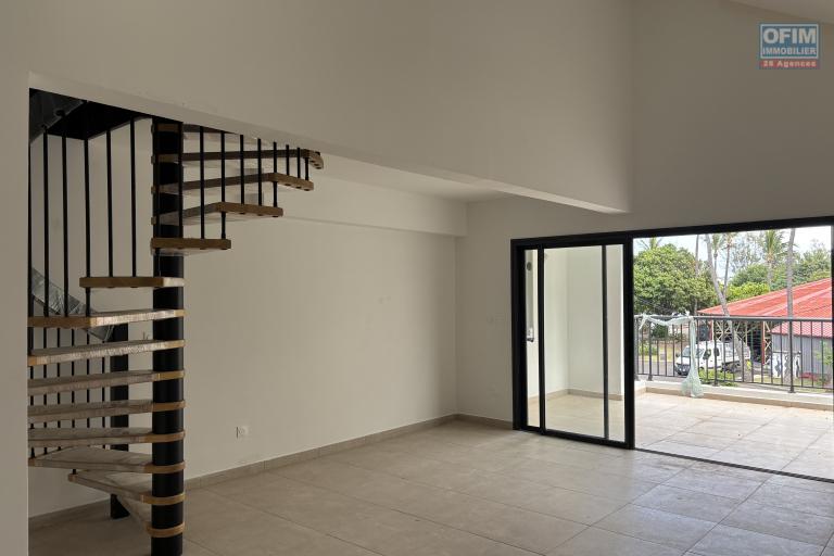 A vendre Saint-Leu centre magnifique T4 duplex