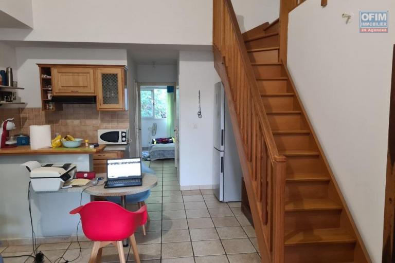 A vendre  appartement F3 en duplex de 57 m&sup2; - R&eacute;sidence avec piscine au Tampon 400