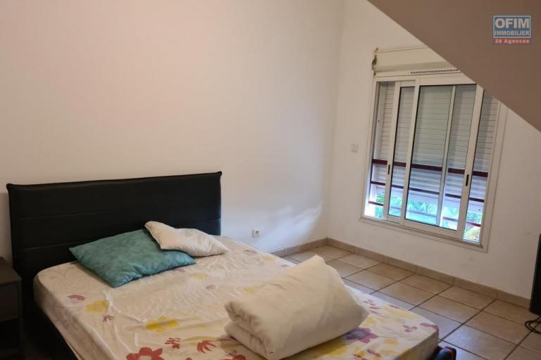 A vendre  appartement F3 en duplex de 57 m&sup2; - R&eacute;sidence avec piscine au Tampon 400