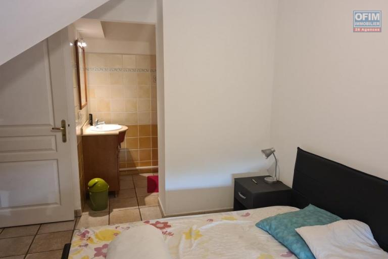 A vendre  appartement F3 en duplex de 57 m&sup2; - R&eacute;sidence avec piscine au Tampon 400