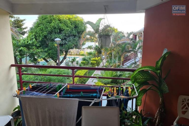 A vendre  appartement F3 en duplex de 57 m&sup2; - R&eacute;sidence avec piscine au Tampon 400