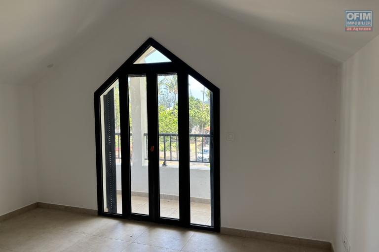 A vendre Saint-Leu centre magnifique T4 duplex