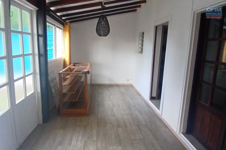 A LOUER Maison de type F4 non meublée sur Plateau Caillou à SAINT-PAUL