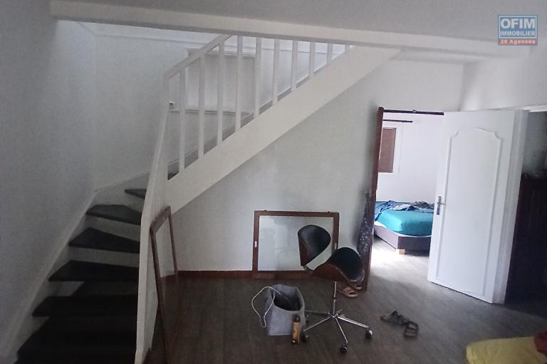 A LOUER Maison de type F4 non meublée sur Plateau Caillou à SAINT-PAUL