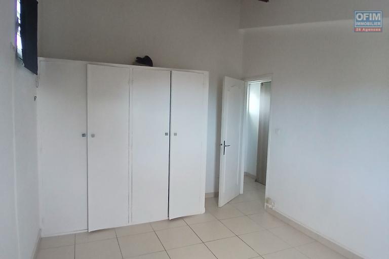 A LOUER Maison de type F4 non meublée sur Plateau Caillou à SAINT-PAUL