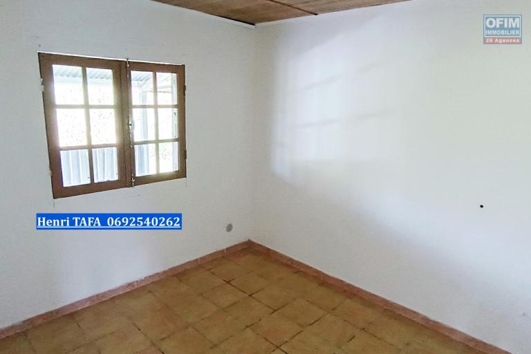 A vendre maison F3 de plain-pied de 85 m2 sur 623 m2 de terrain à Saint-Joseph