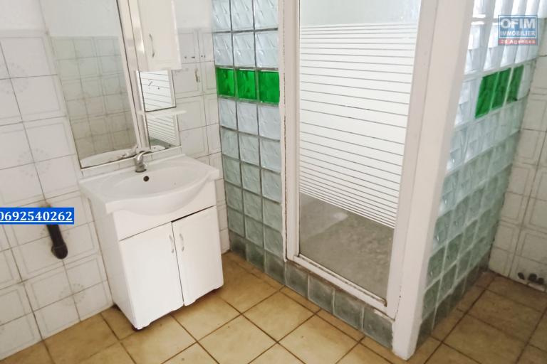 A vendre maison F3 de plain-pied de 85 m2 sur 623 m2 de terrain à Saint-Joseph