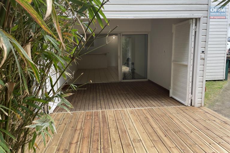 A VENDRE APPARTEMENT F2 EN REZ DE JARDIN DE 53.71 M2 DANS UNE RESIDENCE AVEC PISCINE AVEC VUE MONTAGNE A L ETANG SALE