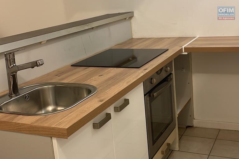 A VENDRE APPARTEMENT F2 EN REZ DE JARDIN DE 53.71 M2 DANS UNE RESIDENCE AVEC PISCINE AVEC VUE MONTAGNE A L ETANG SALE