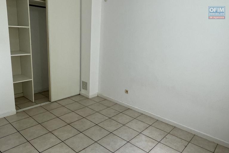 A VENDRE APPARTEMENT F2 EN REZ DE JARDIN DE 53.71 M2 DANS UNE RESIDENCE AVEC PISCINE AVEC VUE MONTAGNE A L ETANG SALE