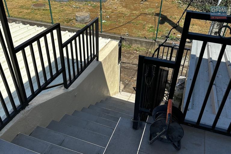 A louer appartement F4/5 Sainte clotilde le Chaudron