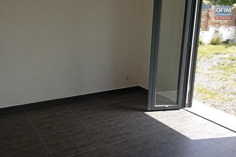 A LOUER MAISON RECENTE F4 DE 110 M2 AVEC PISCINE CHAUFFEE A TROIS BASSINS