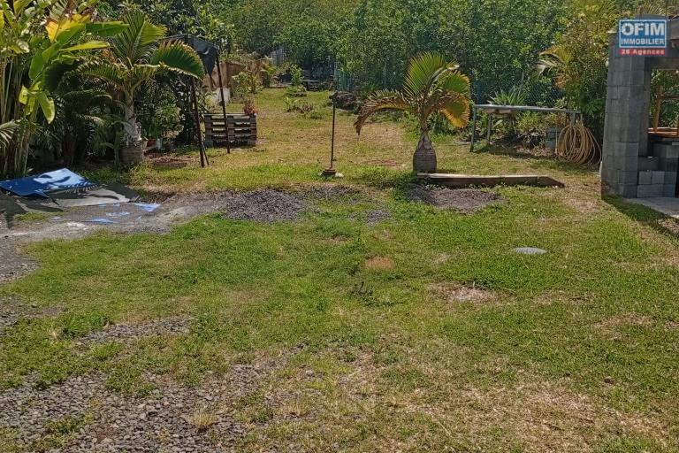 A LOUER MAISON RECENTE F4 DE 110 M2 AVEC PISCINE CHAUFFEE A TROIS BASSINS