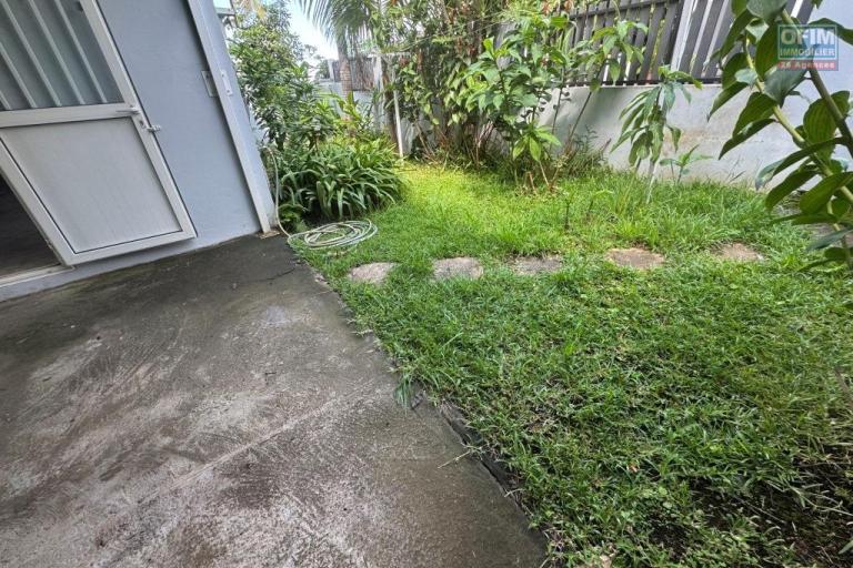 A louer joli appartement de type F3 avec jardin dans villa secteur Trois Mares