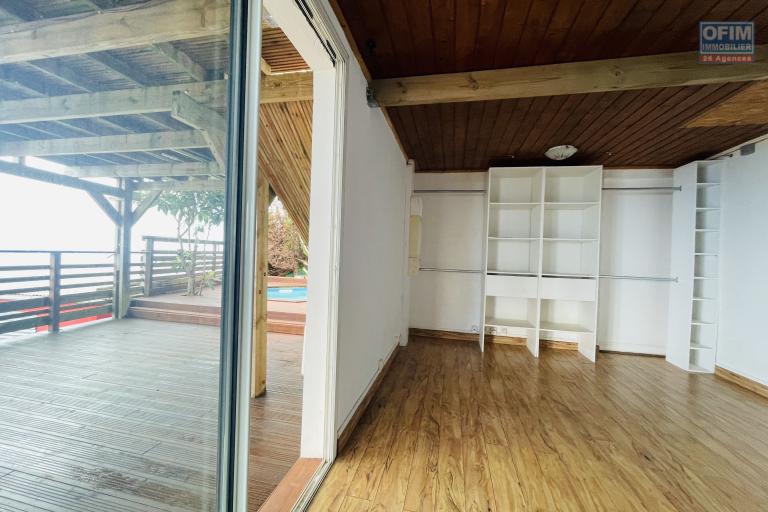 VILLA INVERSEE F4 AVEC PISCINE CHAUFFEE ET VUE COUCHANT PLEIN OUEST - BRAS CANOT SAINT GILLES LES HAUTS