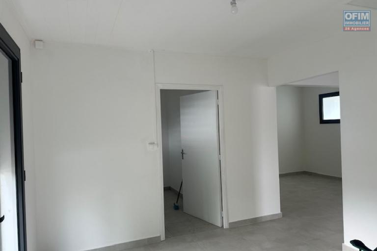 A LOUER local professionnel au coeur de la Rivière Saint-Louis