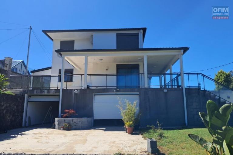 A louer bien d'exception de type F5 d'environ 183 m²- cadre privilégié avec vue montagne