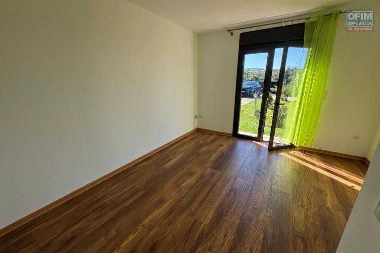 A louer bien d'exception de type F5 d'environ 183 m²- cadre privilégié avec vue montagne