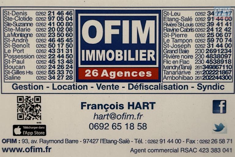 Grande maison séparée en deux (F3 et un F5) implantée sur 913 m² de terrain avec vue imprenable mer et montagne.