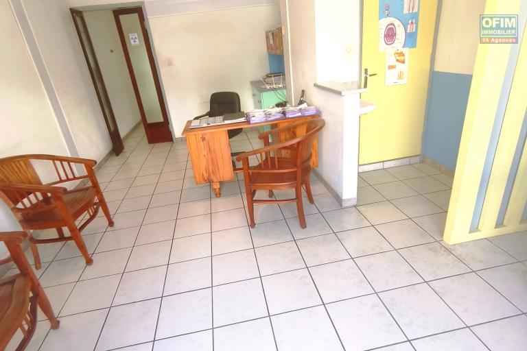 Local professionnel ou commercial St-Joseph centre