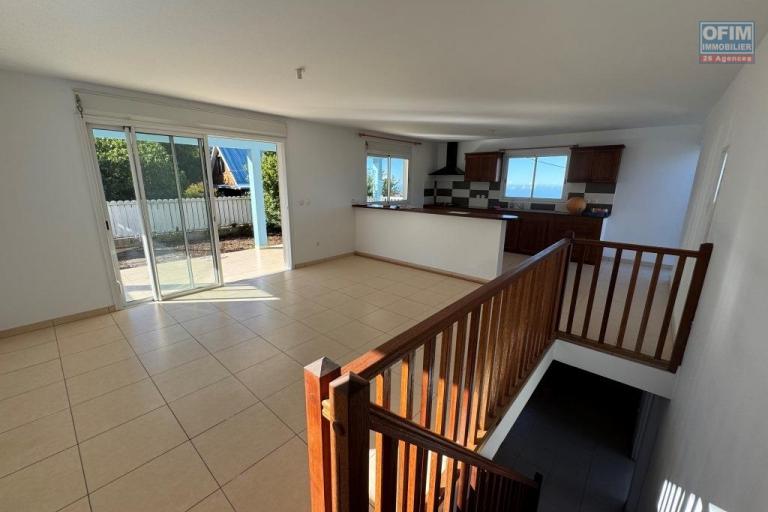 A louer superbe villa de type F4/5 avec vue mer et montagne plaine des Cafres 22...