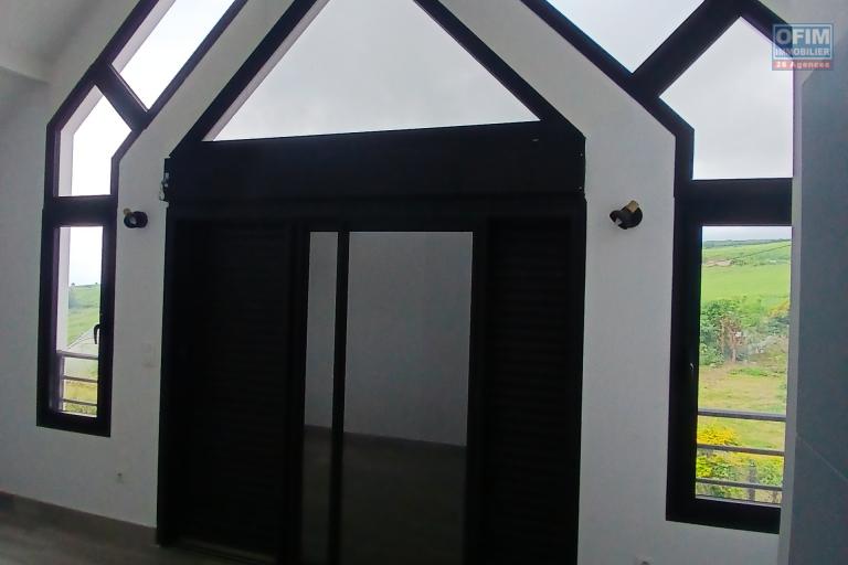 A LOUER superbe maison à étage de type F4 sur la Saline Les Hauts