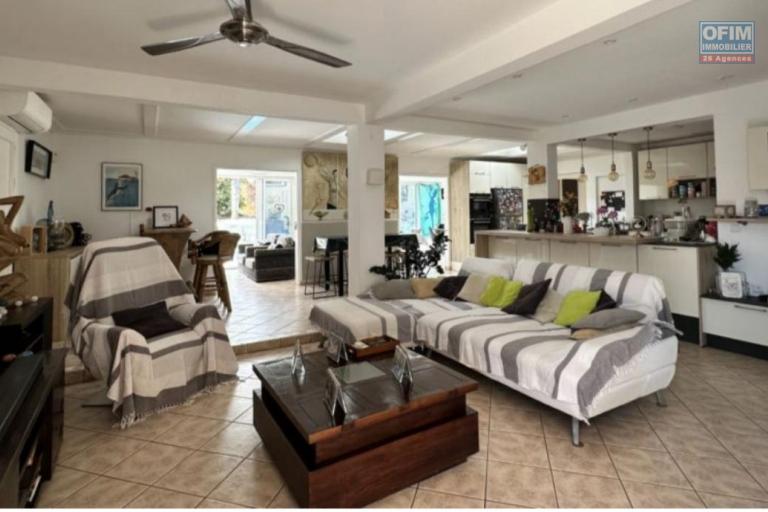 Villa F6/7 Duplex avec piscine