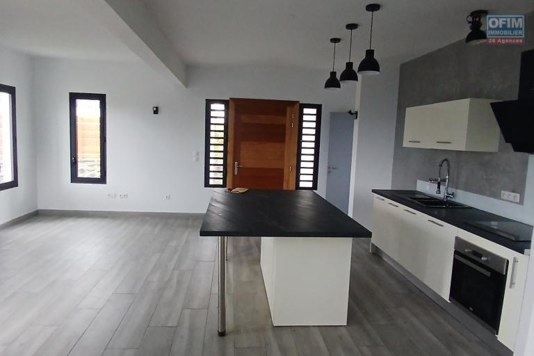 A LOUER superbe maison à étage de type F4 sur la Saline Les Hauts