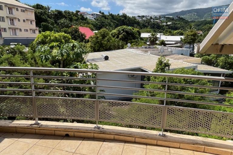 A vendre bel appartement T4/5 duplex à La rivière des pluies à STE MARIE.