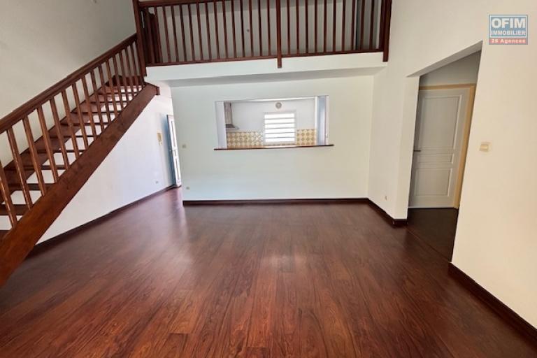 A vendre bel appartement T4/5 duplex à La rivière des pluies à STE MARIE.