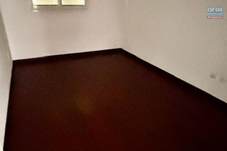 A vendre bel appartement T4/5 duplex à La rivière des pluies à STE MARIE.