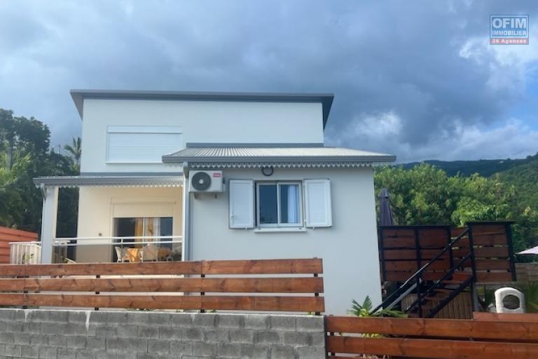 A louer jolie villa de type F3 meubl&eacute;e dans un quartier calme.