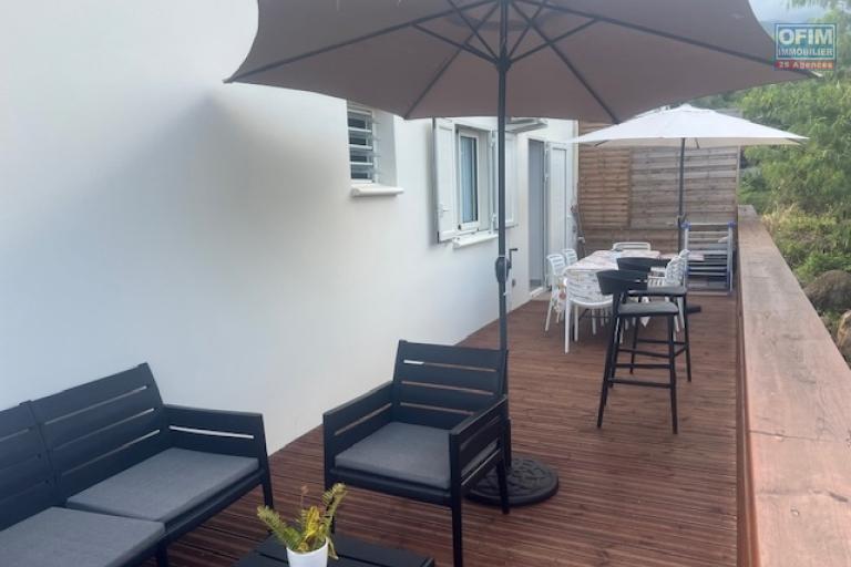 A louer jolie villa de type F3 meubl&eacute;e dans un quartier calme.