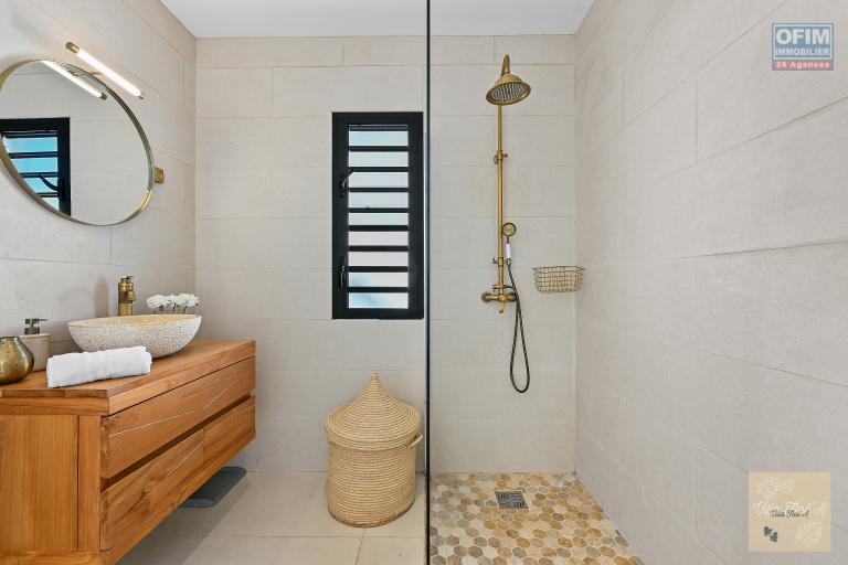 Villa Floé'A – Élégance contemporaine, piscine au sel et vue sur l’ouverture du cirque de Cilaos La Rivière Saint-Louis (525000€)