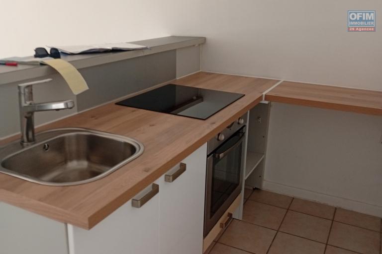 A VENDRE APPARTEMENT F2 EN REZ DE JARDIN DE 53.71 M2 DANS UNE RESIDENCE AVEC PISCINE AVEC VUE MONTAGNE A L ETANG SALE