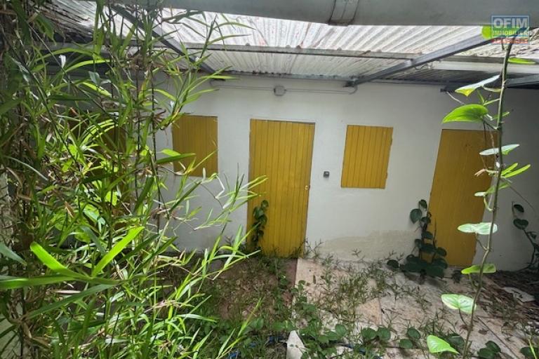 En vente maison T3/4 &agrave; r&eacute;habiliter &agrave; l'entr&eacute;e de La Montagne avec un local avec revenus locatifs