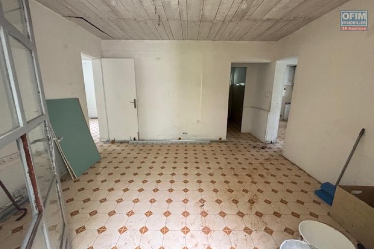 En vente maison T3/4 &agrave; r&eacute;habiliter &agrave; l'entr&eacute;e de La Montagne avec un local avec revenus locatifs