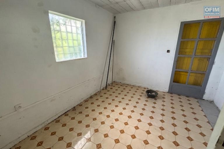 En vente maison T3/4 &agrave; r&eacute;habiliter &agrave; l'entr&eacute;e de La Montagne avec un local avec revenus locatifs