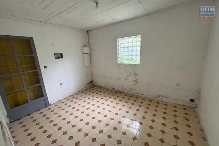 En vente maison T3/4 &agrave; r&eacute;habiliter &agrave; l'entr&eacute;e de La Montagne avec un local avec revenus locatifs