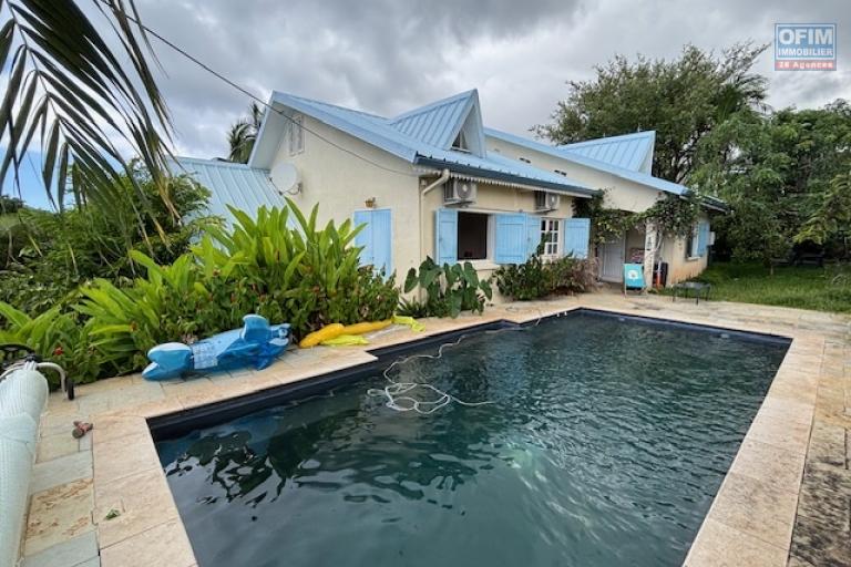 A vendre &agrave; La Montagne maison T6/7 avec piscine  dans lotissement priv&eacute;,