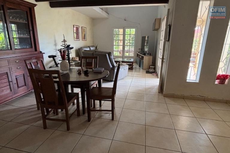 A vendre &agrave; La Montagne maison T6/7 avec piscine  dans lotissement priv&eacute;,