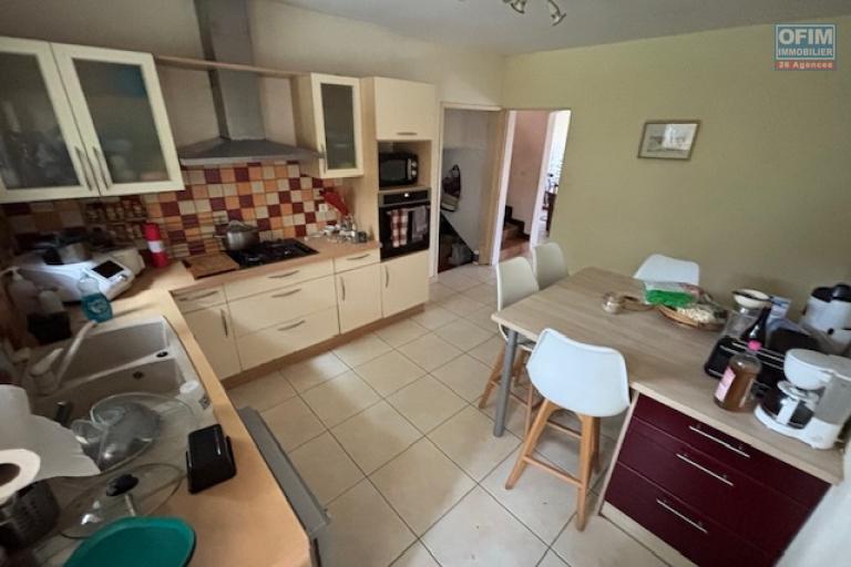 A vendre &agrave; La Montagne maison T6/7 avec piscine  dans lotissement priv&eacute;,