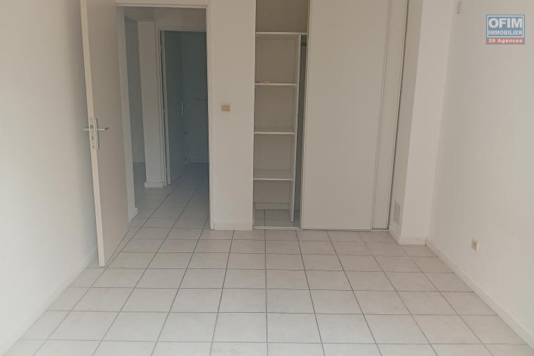 A VENDRE APPARTEMENT F2 EN REZ DE JARDIN DE 53.71 M2 DANS UNE RESIDENCE AVEC PISCINE AVEC VUE MONTAGNE A L ETANG SALE
