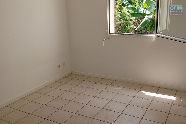 A VENDRE APPARTEMENT F2 EN REZ DE JARDIN DE 53.71 M2 DANS UNE RESIDENCE AVEC PISCINE AVEC VUE MONTAGNE A L ETANG SALE