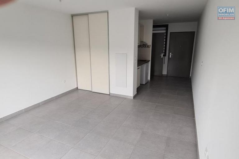 A louer trois grands studios neufs - pour ETUDIANTS - &agrave; la porte de l'universit&eacute; du Tampon